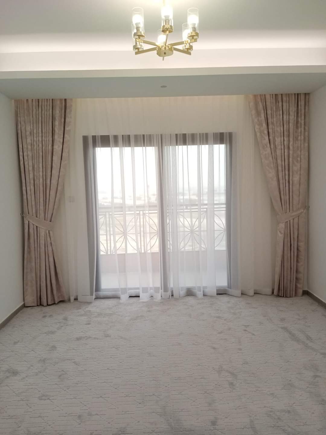 /media/decore/images/place/Image-5.jpg Curtains -2