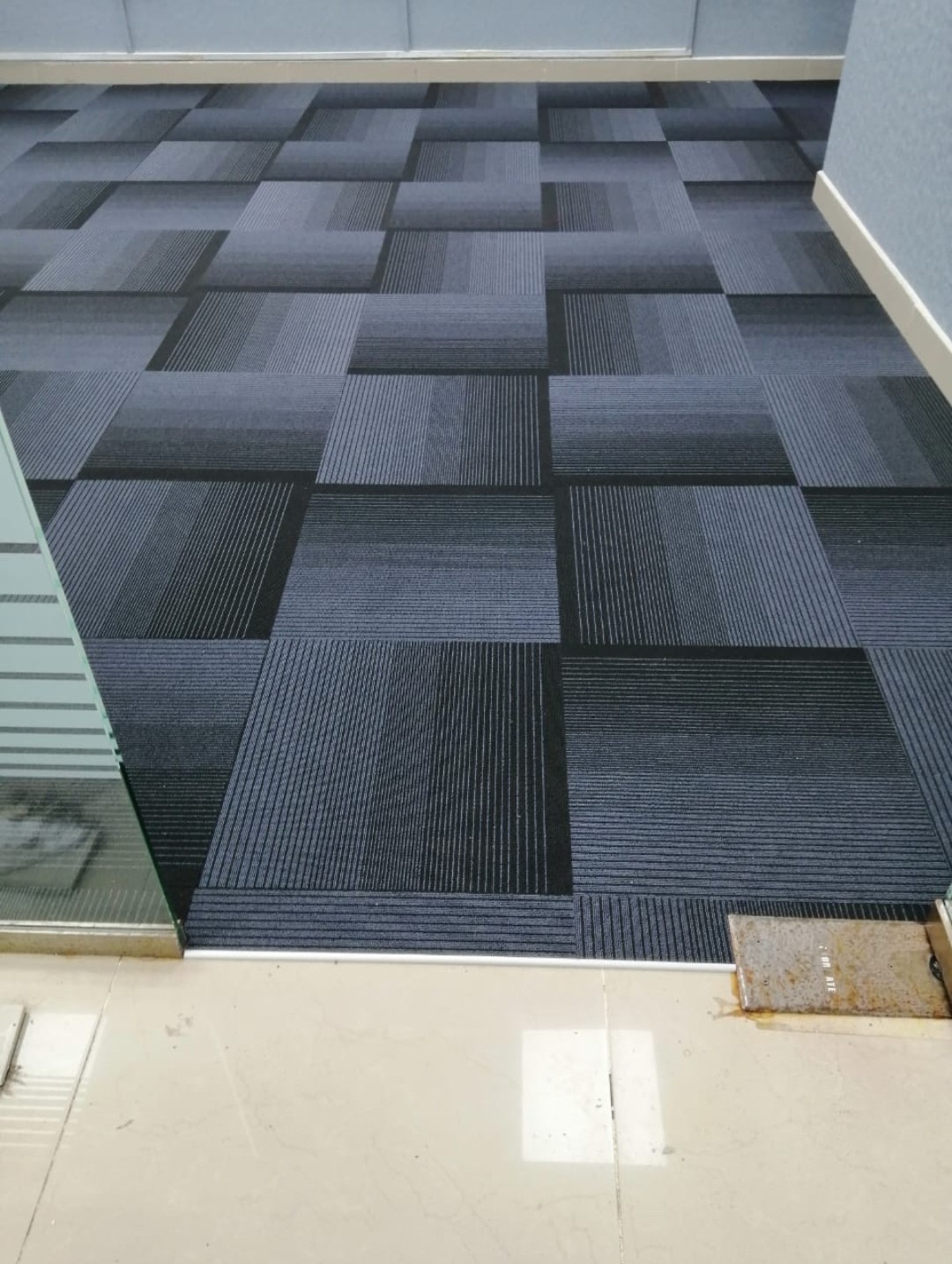 /media/decore/images/place/Image-_1_f8kFcNI.jpg Office & Home Carpet Varrien's